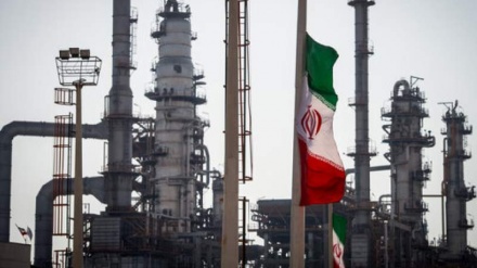 イランの産油量は日量300万バレル