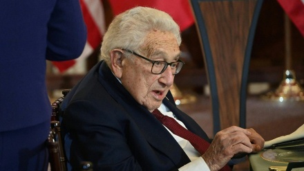 Kissinger: AS Menderita karena Perpecahan di Dalam Negeri