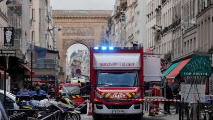 仏パリ中心部で銃撃事件、7人死傷