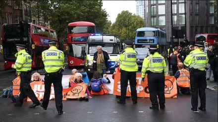 PM Inggris: Polisi Gunakan Seluruh Kekuatan Tumpas Demonstran !