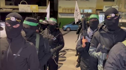 Cenin kampında Filistin'li direniş gruplarının geçit töreni