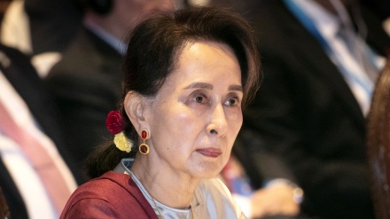 Suu Kyi Dijatuhi Hukuman Tambahan 7 Tahun Penjara Karena Korupsi