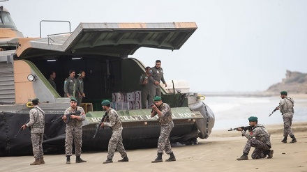 Militer Iran Gelar Operasi Perang Amfibi dan Beaching (1)