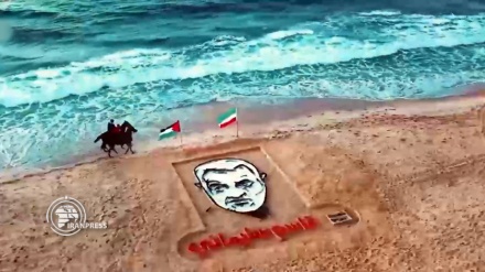 (FOTO DEL GIORNO) Ritratto Haj Ghassem sulla spiaggia di Gaza