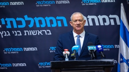 גנץ: נתניהו מדבר באחריות באנגלית - ומתנהל בחוסר אחריות בעברית