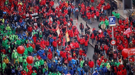 Thousands protest in Brussels as cost of living crisis deepens 