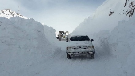 بسته شدن گذرگاه سالنگ و  هشت جاده دیگر در پی بارش شدید برف