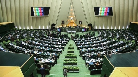 イラン議員らが、プレスTVに対するEUの措置に反応