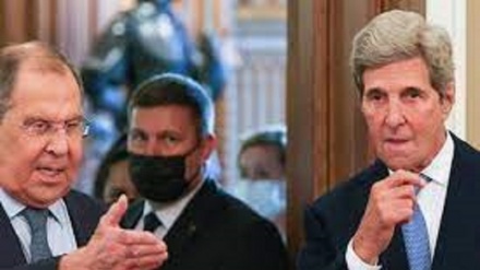 Lavrov loda John Kerry, 'con lui risolviamo problemi'