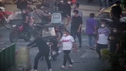 Gozgalaňçylar adamlaryň emlägini ýok etmek isleýärler