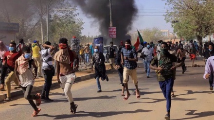 Sudan’s forces use tear gas, stun grenades to disperse rally against post-coup deal