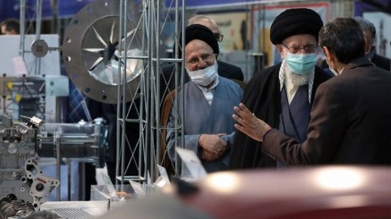  بازدید رهبر معظم انقلاب از نمایشگاه توانمندی‌های صنعتی ایران