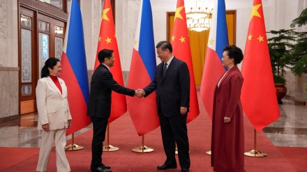 中国・フィリピン首脳会談、南シナ海問題解決へ向け協力確認