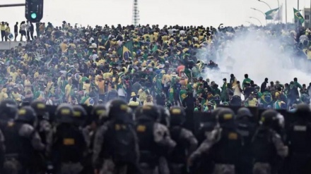 ボルソナロ前大統領の支持者、ブラジル議会襲撃 