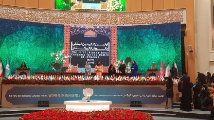 イランで、影響力のある世界の女性７名が表彰