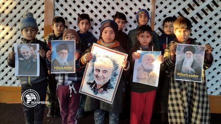 Young Kashmiris pay tribute to Martyr Lt. Gen. Soleimani