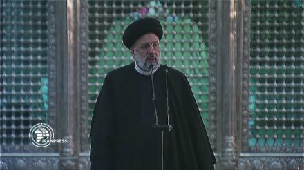  رئیسی: انقلاب اسلامی با همه فتنه‌ها و توطئه‌ها در دنیا جلوه‌های بیشتری یافت