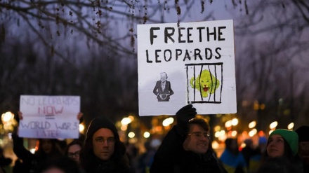 Protests erupt in Berlin against government decision to send tanks to Ukraine