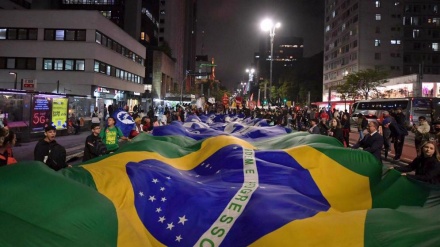  Brésil: manifestations en faveur de la démocratie