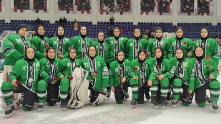 האם יש לאיראן נבחרת הוקי קרח לנשים?