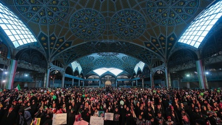Ribuan Ibu dan Anak Iran Peringati Hari Perempuan