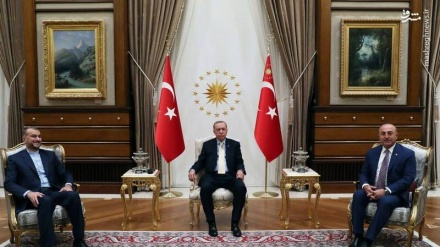 Iran: L'incontro di Amir-Abdullahian con Erdogan
