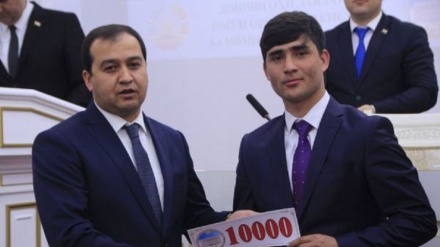 قدردانی ازافرادبرتر مسابقات ملی و المپیادهای بین المللی تاجیکستان