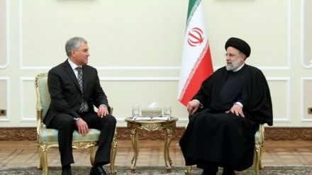 Rəyisi: Tehron-Moskva miyono əloğəon bə inkişof və zumandəti tərəf hərəkət kardedə.