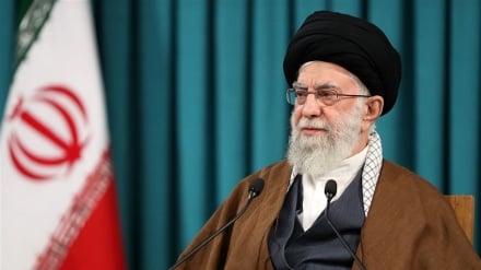 Lideri i revolucionit islamik dënoi fyerjet ndaj Kuranit në vendet evropiane