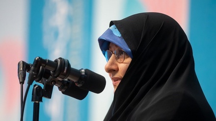 ایران د فرانسې ښوونځیو ته د مسلمانو نجونو د ننوتلو د منع کولو په اړه اندیښنه لري