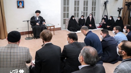 Leader: New idea of Islamic Republic is a government based on religious principles, people