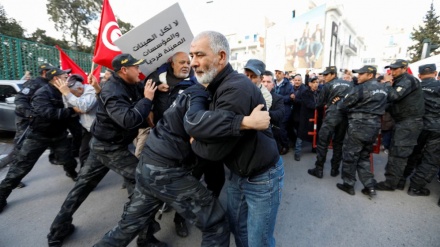 Tunisia, manifestazione contro Saied nell'anniversario della rivolta