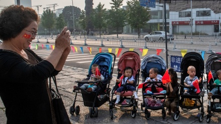 中国が6１年ぶり人口減少、出生率が過去最低