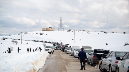 Bermain Salju, Hiburan Warga Iran pada Musim Dingin (1)