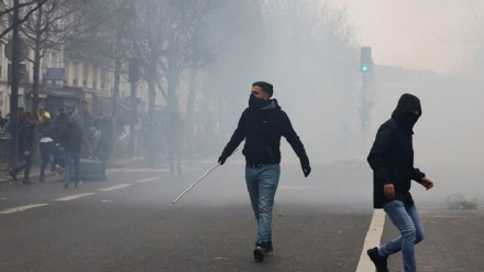 Nuovo anno in Belgio, attacchi a colpi di fuochi d'artificio e oggetti ad agenti e soccorritori