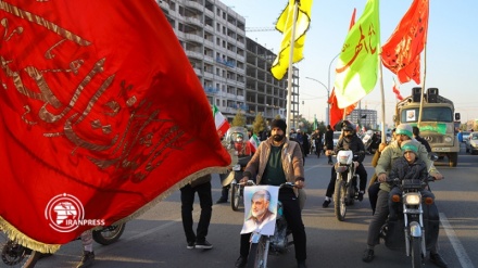(FOTO) Commemorazioni martire Soleimani a Jamkaran - 1