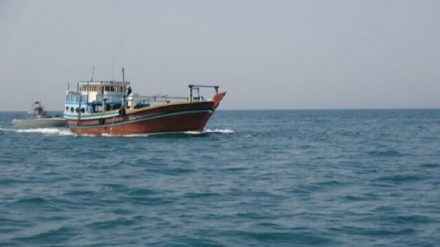  توقیف شناور حامل ۹۰ هزار لیتر سوخت قاچاق در آبهای خلیج‌فارس