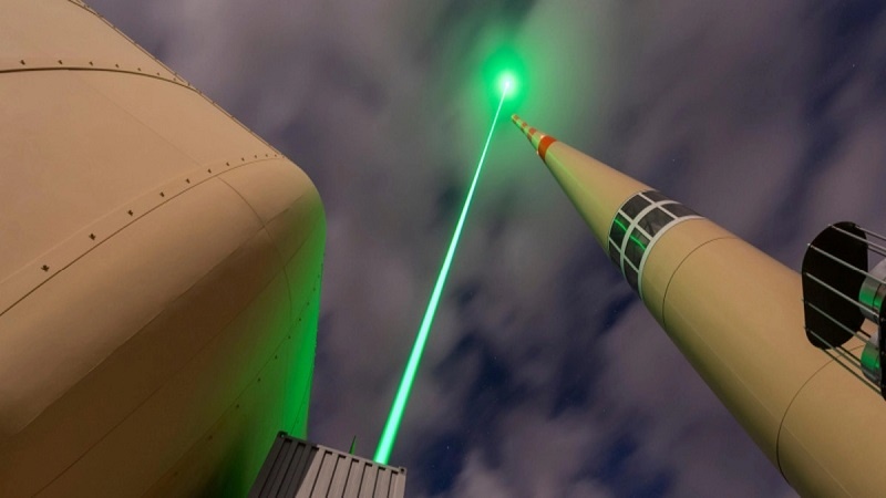 Scienziati deviano un fulmine sparando un laser nel cielo