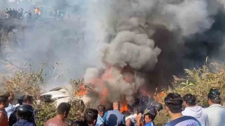 ネパール中部で、72人搭乗の旅客機が墜落