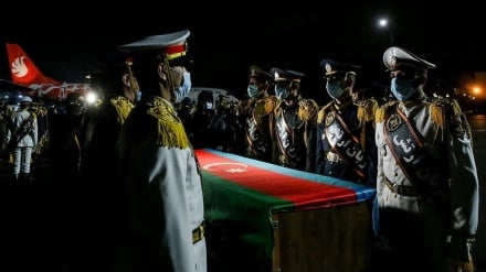 Përcillet arkivoli i punonjësit të vrarë në ambasadën e Republikës së Azerbajxhanit në Teheran