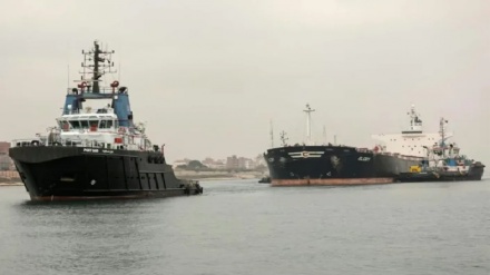 Egitto, nave con 65 tonnellate di mais si incaglia nel canale di Suez