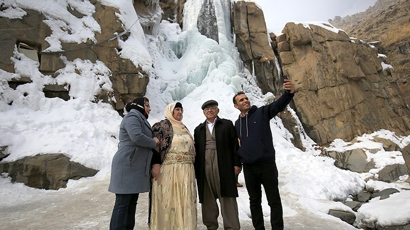 Air Terjun Ganjnameh di Hamedan, Iran.