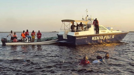 Kenya, barca con 40 persone a bordo si rovescia: molti annegati