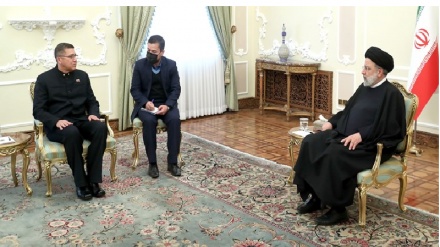 Iran, Usa intendono ottenere l'accesso alle risorse energetiche di Venezuela
