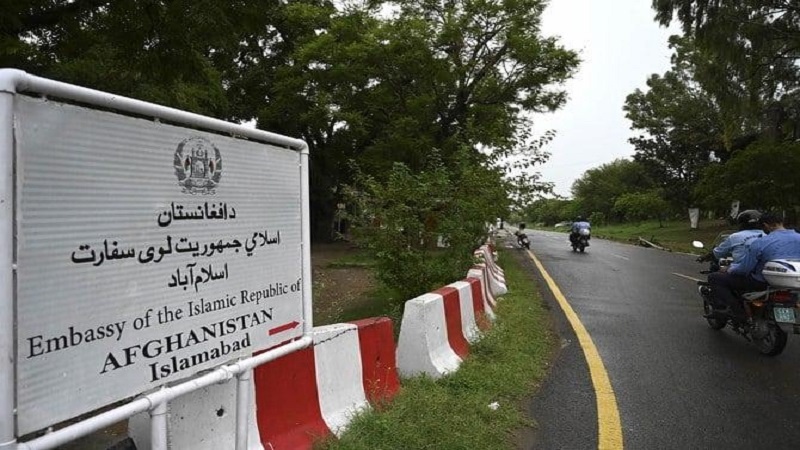 سفارت کابل در اسلام‌آباد هزینه بازگشت مهاجران زندانی افغان را می‌پردازد