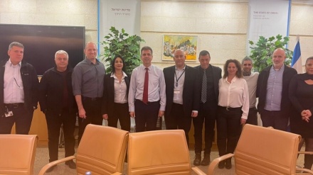 אלי כהן מבטיח לפתור את משבר תנאי שכר העובדים במשרד החוץ