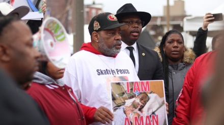 Demonstrata kundër vrasjes së një zezaku nga policia amerikane