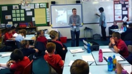 Inghilterra; la crisi del sistema educativo con l'esodo di massa degli insegnanti