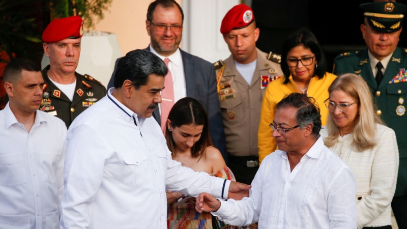 Colombia’s president arrives in Venezuela, as two countries move to mend fences