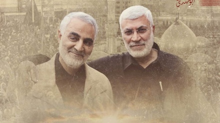 Manifestimi i irakianëve në Basra me rastin e përvjetorit të martirizimit të komandantëve të rezistencës